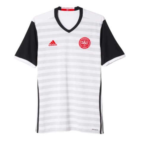 2015-2016 Denmark Away Shirt (Bendtner 11)